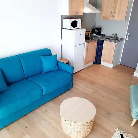 Piscine Proche Et Village Naturiste