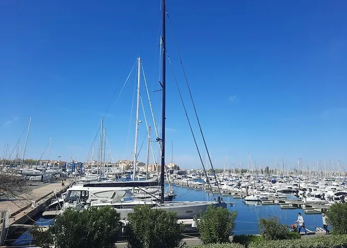 Piscine Proche Et Village Naturiste